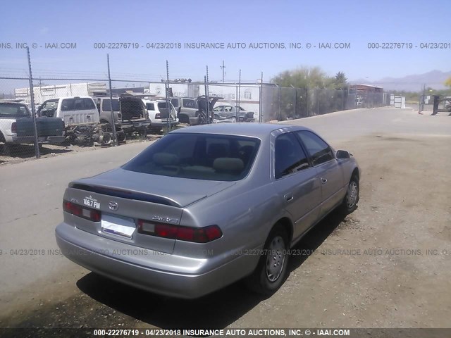 4T1BG22K8VU098110 - 1997 TOYOTA CAMRY CE/LE/XLE 银色 照片 4