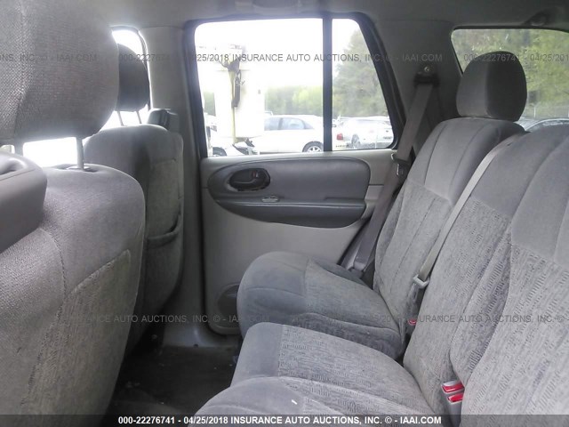 1GNDT13S832406796 - 2003 CHEVROLET TRAILBLAZER  GRAY photo 8