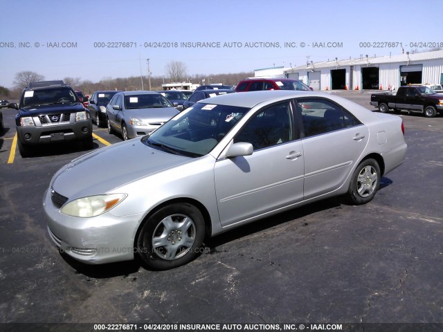 4T1BE32K03U176517 - 2003 TOYOTA CAMRY LE/XLE/SE SILVER photo 2