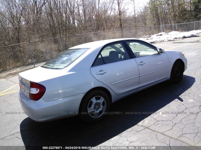 4T1BE32K03U176517 - 2003 TOYOTA CAMRY LE/XLE/SE SILVER photo 4