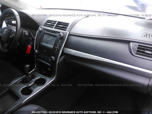 4T1BF1FKXGU201313 - 2016 TOYOTA CAMRY LE/XLE/SE/XSE Dark Blue photo 5