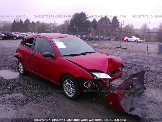 3FAFP31N25R117836 - 2005 FORD FOCUS ZX3 RED photo 1