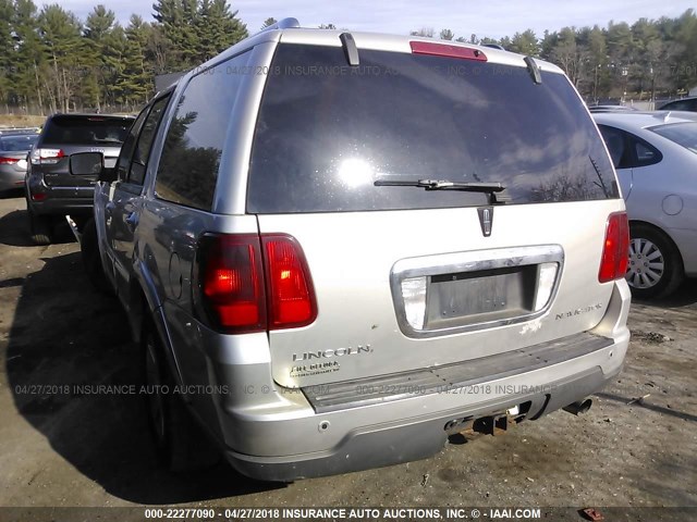 5LMFU28R64LJ30164 - 2004 LINCOLN NAVIGATOR GRAY photo 3