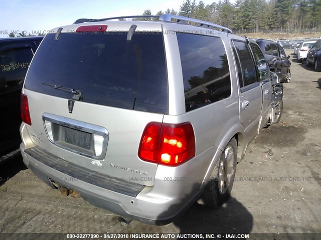 5LMFU28R64LJ30164 - 2004 LINCOLN NAVIGATOR GRAY photo 4