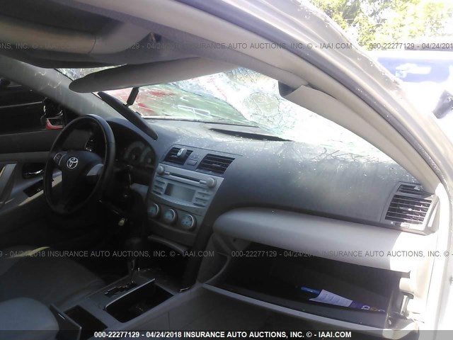 4T1BE46K38U782630 - 2008 TOYOTA CAMRY CE/LE/XLE/SE SILVER photo 5