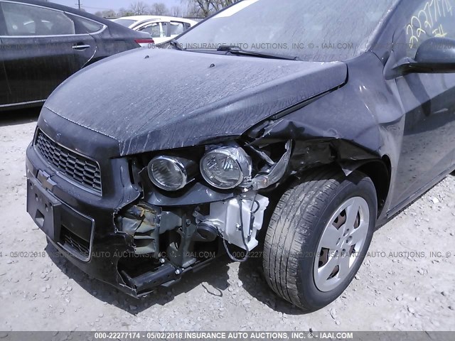 1G1JA5SH2E4143705 - 2014 CHEVROLET SONIC LS Qara foto 6