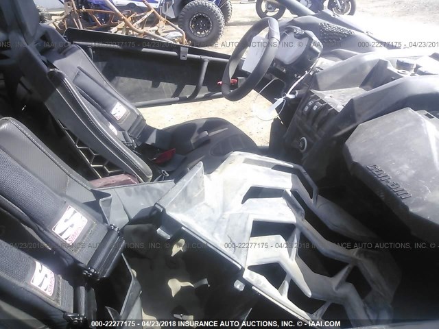 3JBVXAW28JK000518 - 2018 CAN-AM MAVERICK X3 X RS TURBO R GRAY photo 5