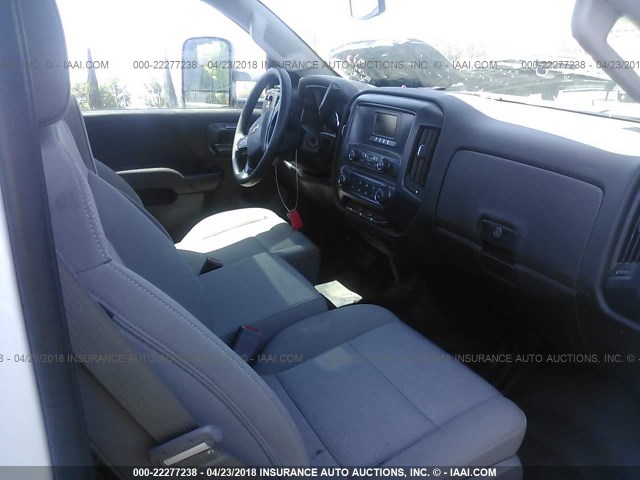 1GC0CUEG4GZ408169 - 2016 CHEVROLET SILVERADO C2500 HEAVY DUTY WHITE photo 5