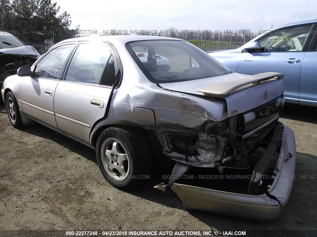 1NXBB02E9VZ592554 - 1997 TOYOTA COROLLA DX SILVER photo 3