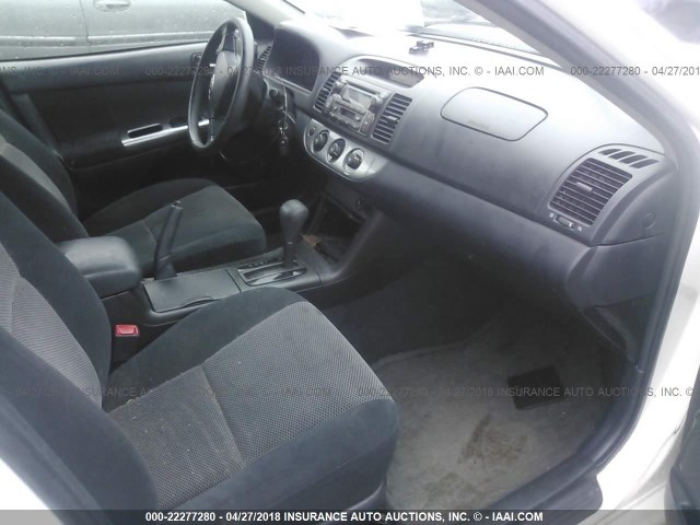 4T1BE32K86U670967 - 2006 TOYOTA CAMRY LE/XLE/SE WHITE photo 5