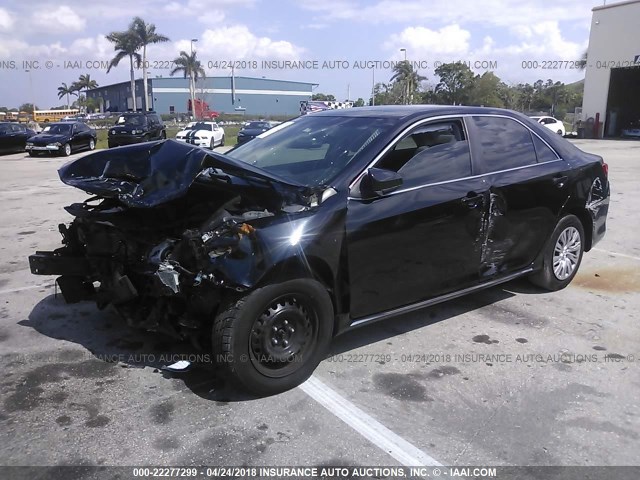 4T1BF1FK3EU393543 - 2014 TOYOTA CAMRY L/SE/LE/XLE 黑色 照片 2
