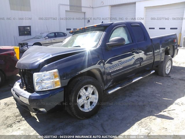 1GCSKSE30AZ277987 - 2010 CHEVROLET SILVERADO K1500 LT BLUE photo 2