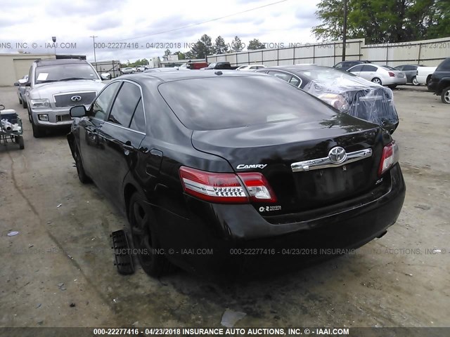4T1BF3EK7BU176148 - 2011 TOYOTA CAMRY SE/LE/XLE BLACK photo 3