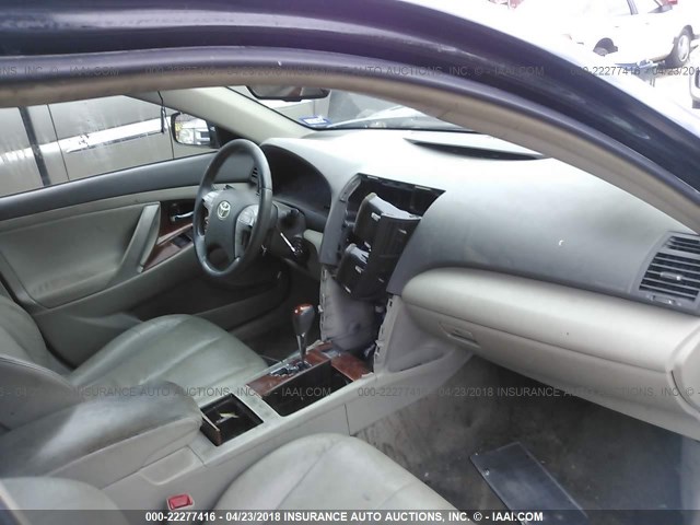 4T1BF3EK7BU176148 - 2011 TOYOTA CAMRY SE/LE/XLE BLACK photo 5