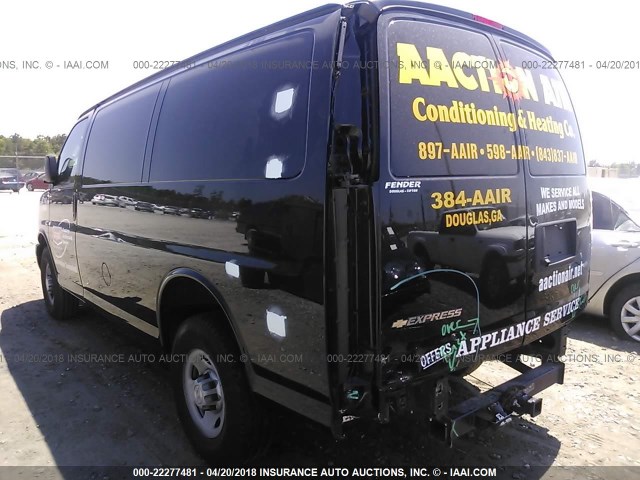 1GCWGAFF3H1180748 - 2017 CHEVROLET EXPRESS G2500  BLACK photo 3