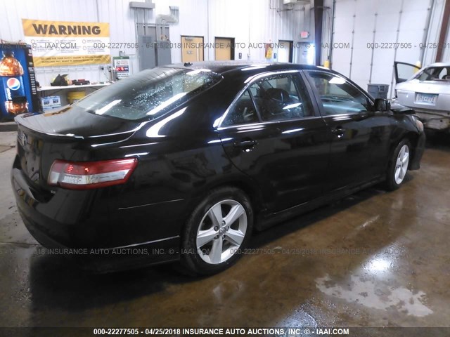 4T1BF3EKXAU045858 - 2010 TOYOTA CAMRY SE/LE/XLE 黑色 照片 4