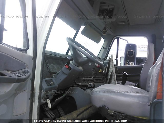 1FUJA6CG57LX98140 - 2007 FREIGHTLINER CONVENTIONAL COLUMBIA თეთრი ფოტო 5