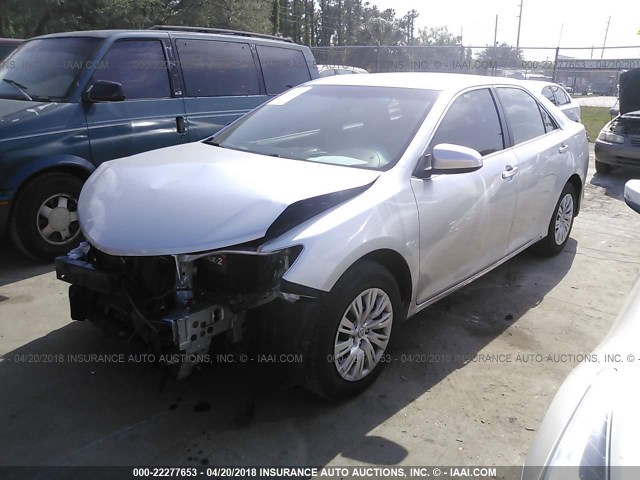 4T4BF1FK0CR220033 - 2012 TOYOTA CAMRY SE/LE/XLE SILVER photo 2