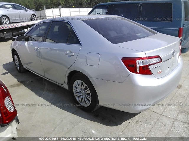 4T4BF1FK0CR220033 - 2012 TOYOTA CAMRY SE/LE/XLE SILVER photo 3