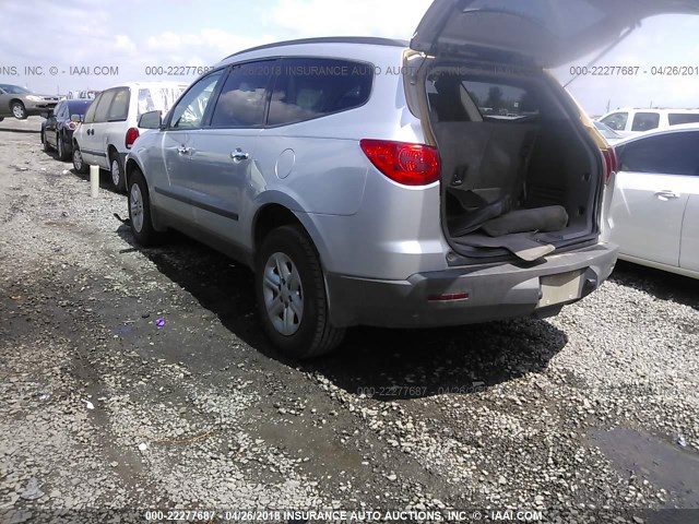 1GNKRFED9BJ259586 - 2011 CHEVROLET TRAVERSE LS SILVER photo 3