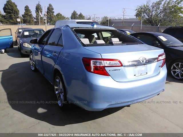 4T1BF1FK2CU562609 - 2012 TOYOTA CAMRY SE/LE/XLE Light Blue photo 3