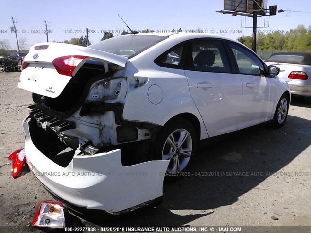 1FADP3F27DL349240 - 2013 FORD FOCUS SE WHITE photo 4