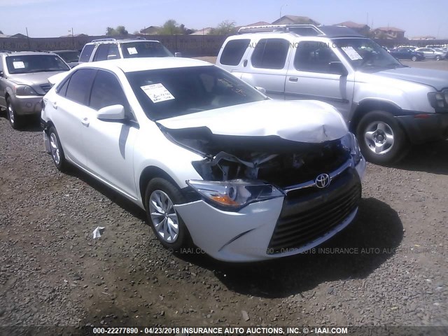 4T4BF1FK1GR582961 - 2016 TOYOTA CAMRY LE/XLE/SE/XSE WHITE photo 1