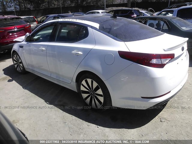 KNAGR4A66B5114845 - 2011 KIA OPTIMA SX WHITE photo 3