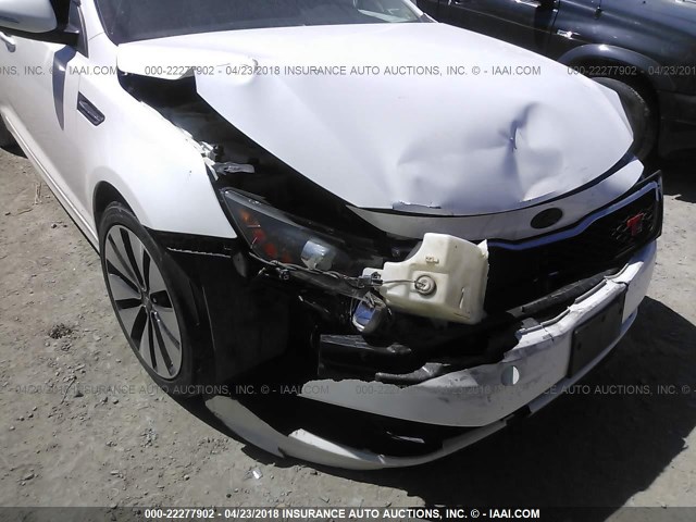 KNAGR4A66B5114845 - 2011 KIA OPTIMA SX WHITE photo 6