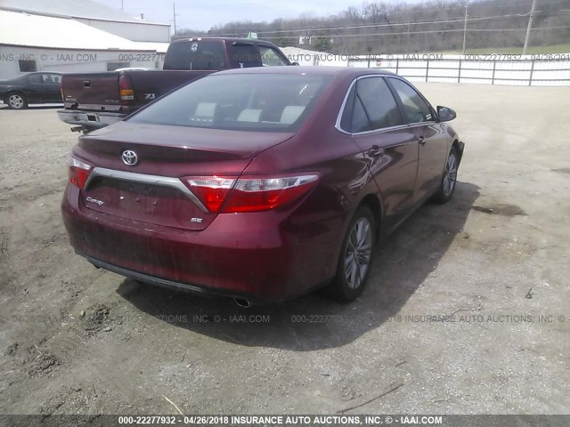 4T1BF1FKXGU610833 - 2016 TOYOTA CAMRY LE/XLE/SE/XSE RED photo 4