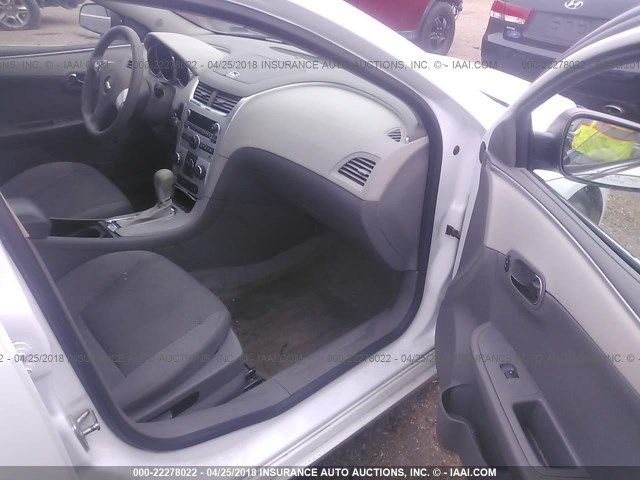 1G1ZA5EU9CF392032 - 2012 CHEVROLET MALIBU LS WHITE photo 5