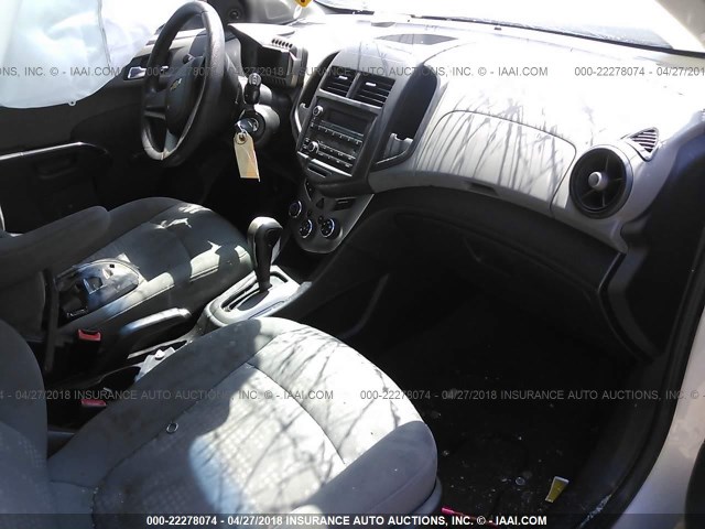 1G1JA6SH2C4124204 - 2012 CHEVROLET SONIC LS SILVER photo 5