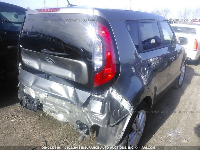 KNDJP3A55J7537886 - 2018 KIA SOUL + GRAY photo 4