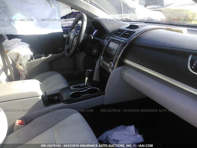 4T4BF1FK0CR268230 - 2012 TOYOTA CAMRY SE/LE/XLE 黑色 照片 5
