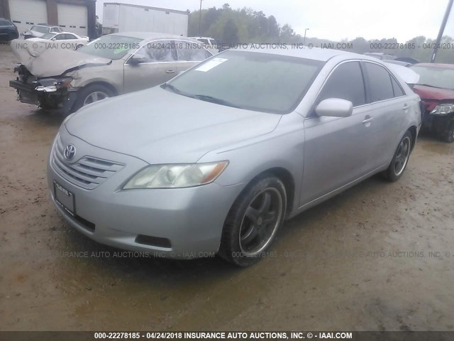4T1BK46K57U557598 - 2007 TOYOTA CAMRY NEW GENERAT LE/XLE/SE SILVER photo 2