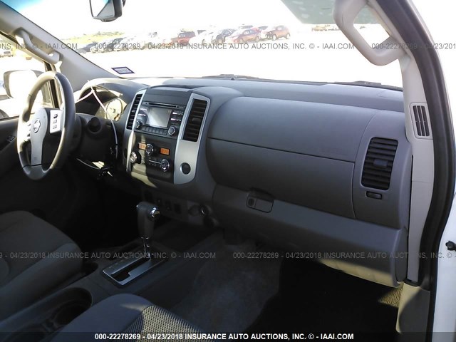 1N6AD0ER4DN729169 - 2013 NISSAN FRONTIER S/SV/SL/PRO-4X WHITE photo 5