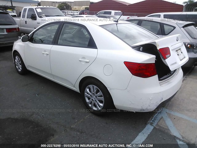 KNAFU4A26B5393530 - 2011 KIA FORTE EX WHITE photo 3