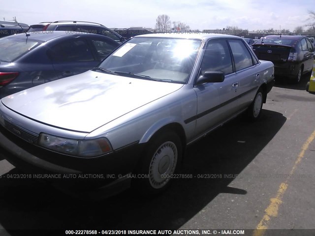 JT2VV21E2K0040590 - 1989 TOYOTA CAMRY DLX SILVER photo 2