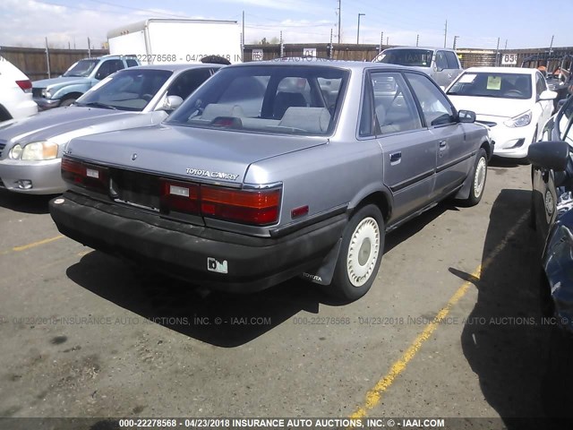 JT2VV21E2K0040590 - 1989 TOYOTA CAMRY DLX SILVER photo 4