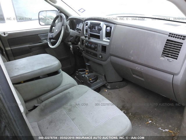 3D7KR28A47G839118 - 2007 DODGE RAM 2500 ST/SLT 黑色 照片 5