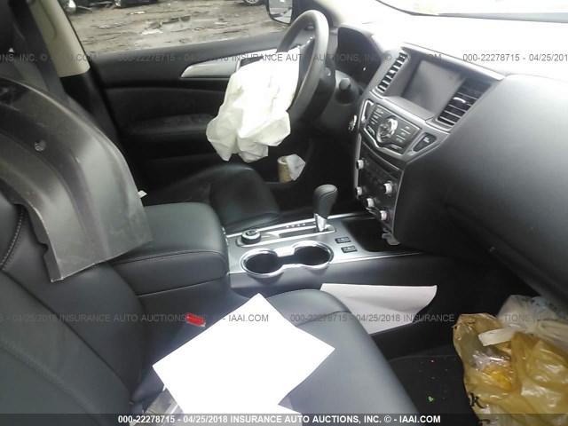 5N1DR2MM0HC906414 - 2017 NISSAN PATHFINDER S/SV/SL/PLATINUM 灰色 照片 5