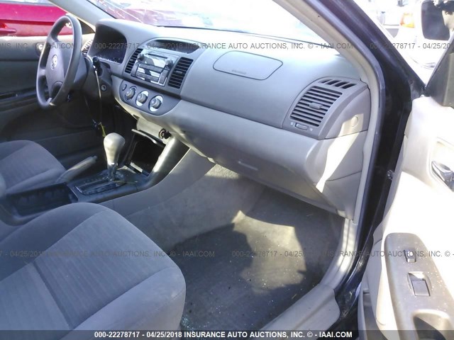 4T1BE32K66U670840 - 2006 TOYOTA CAMRY LE/XLE/SE შავი ფოტო 5