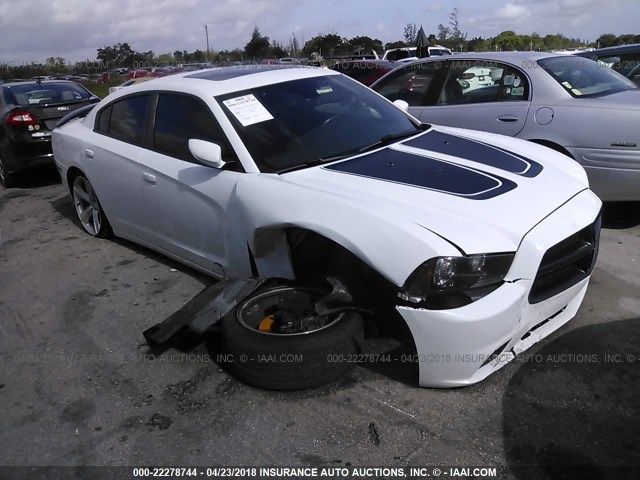 2C3CDXCT2EH122141 - 2014 DODGE CHARGER R/T WHITE photo 1