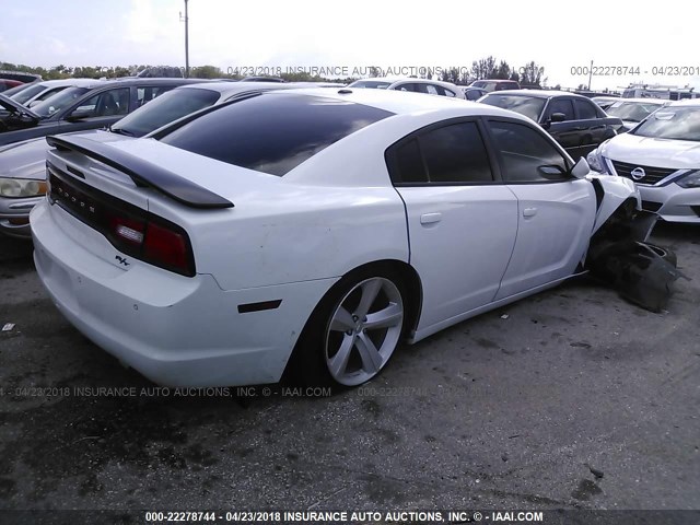 2C3CDXCT2EH122141 - 2014 DODGE CHARGER R/T WHITE photo 4