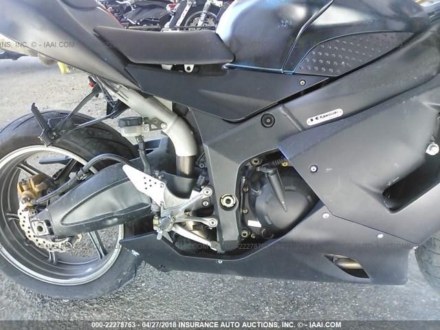 JKBZXJC156A035977 - 2006 KAWASAKI ZX636 C1 BLACK photo 8