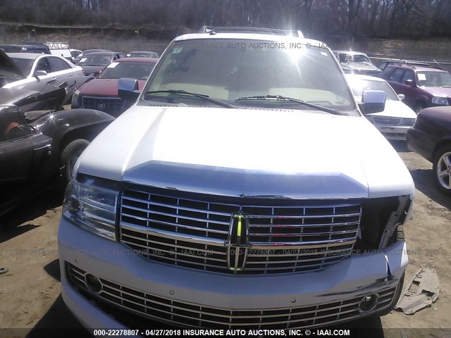 5LMJJ2J59AEJ01249 - 2010 LINCOLN NAVIGATOR 白色 照片 10