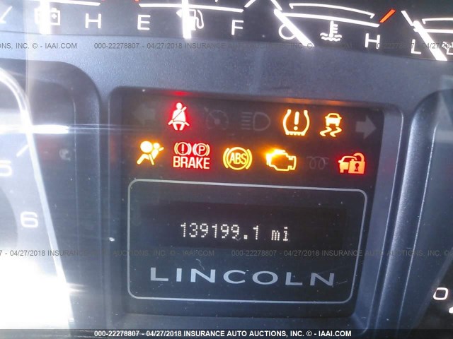 5LMJJ2J59AEJ01249 - 2010 LINCOLN NAVIGATOR 白色 照片 7