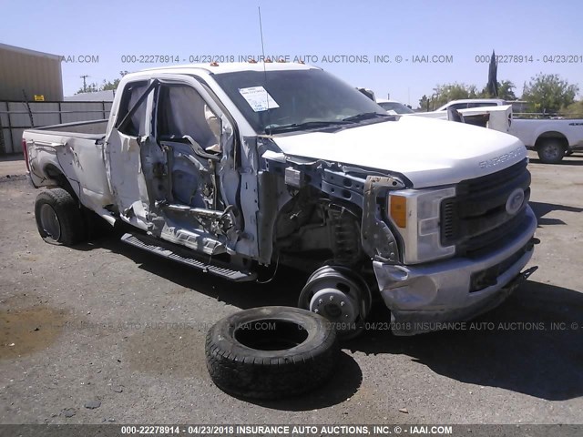 1FT8X3DT7HED07961 - 2017 FORD F350 SUPER DUTY WHITE photo 1