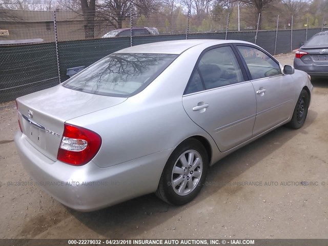 JTDBE32K230157141 - 2003 TOYOTA CAMRY LE/XLE SILVER photo 4