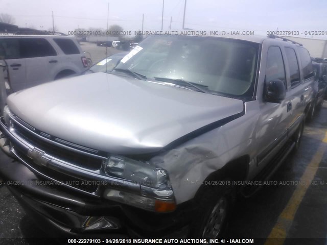 1GNEC16Z34J313902 - 2004 CHEVROLET SUBURBAN C1500 TAN photo 2